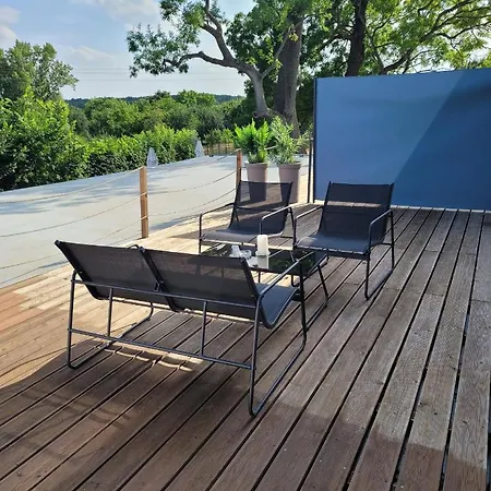 Podivin Apartmany Miromar מראה חיצוני תמונה