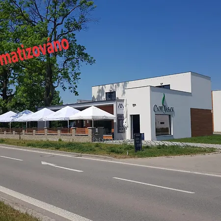 Podivin Apartmany Miromar מראה חיצוני תמונה