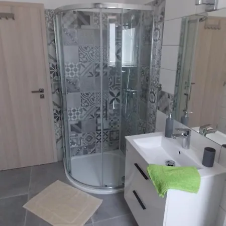 Podivin Apartmany Miromar מראה חיצוני תמונה