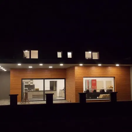 Podivin Apartmany Miromar מראה חיצוני תמונה
