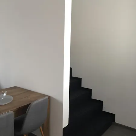 Podivin Apartmany Miromar מראה חיצוני תמונה