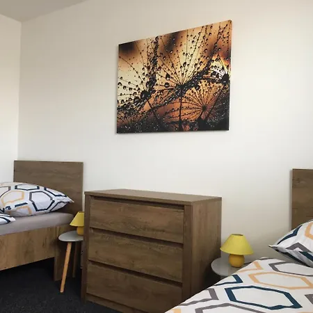 Podivin Apartmany Miromar מראה חיצוני תמונה