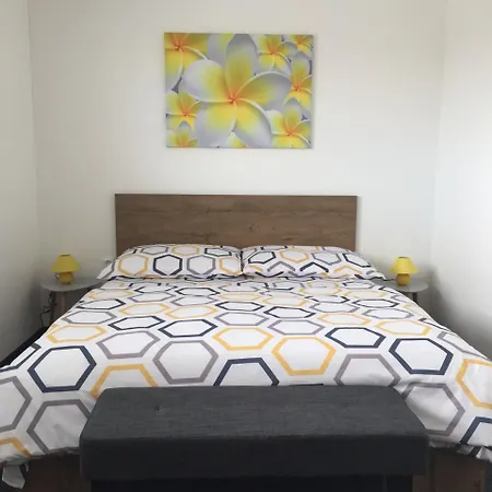 Podivin Apartmany Miromar מראה חיצוני תמונה